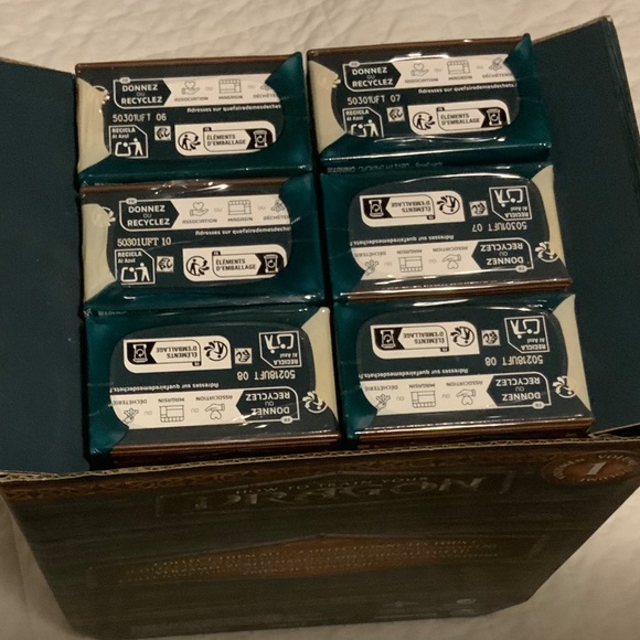 How to train your dragon book of dragons display box - Picture 5 of 6